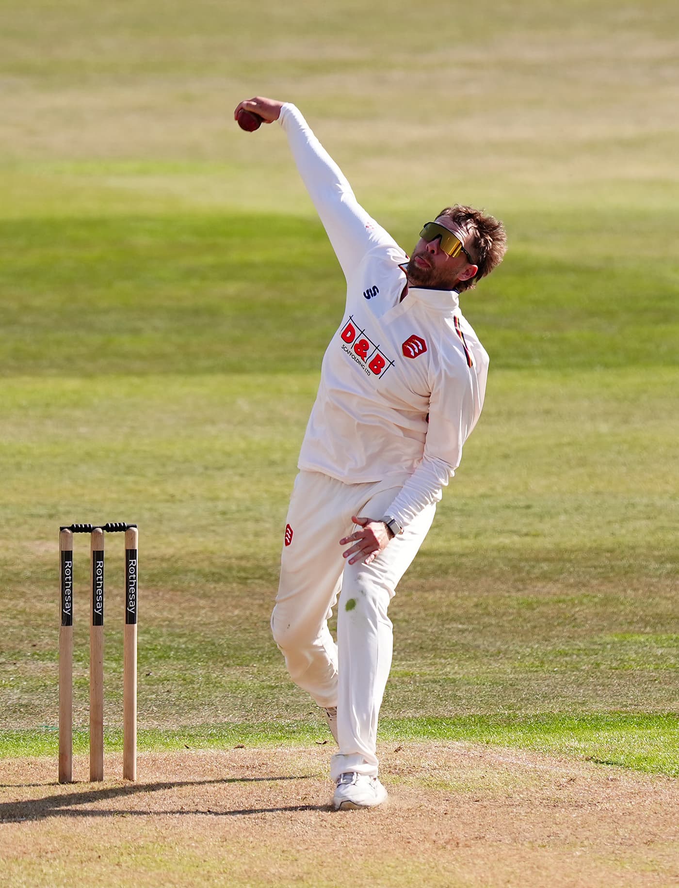 Critchley five seals three-day win as Hampshire endure horror start